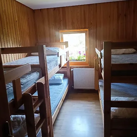 ホステル Valvasorjev Dom Pod Stolom ゴレンスカ地方