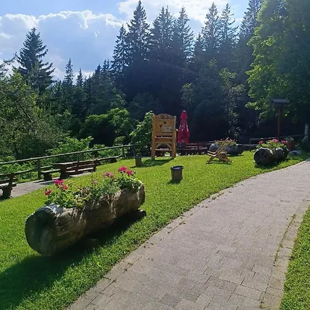 Valvasorjev Dom Pod Stolom *