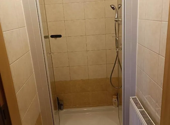 Valvasorjev Dom Pod Stolom Hostel Zirovnica